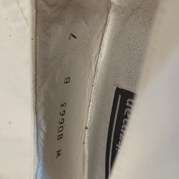 Stuart Weitzman White Slip on heel - Picture 10 of 10